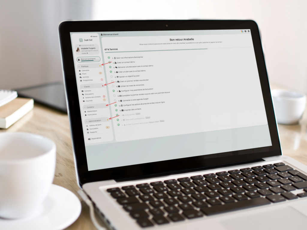 Interface de l'Espace Professionnel de Cognito App sur un ordinateur portable, mettant en valeur le nouveau menu de navigation épuré.